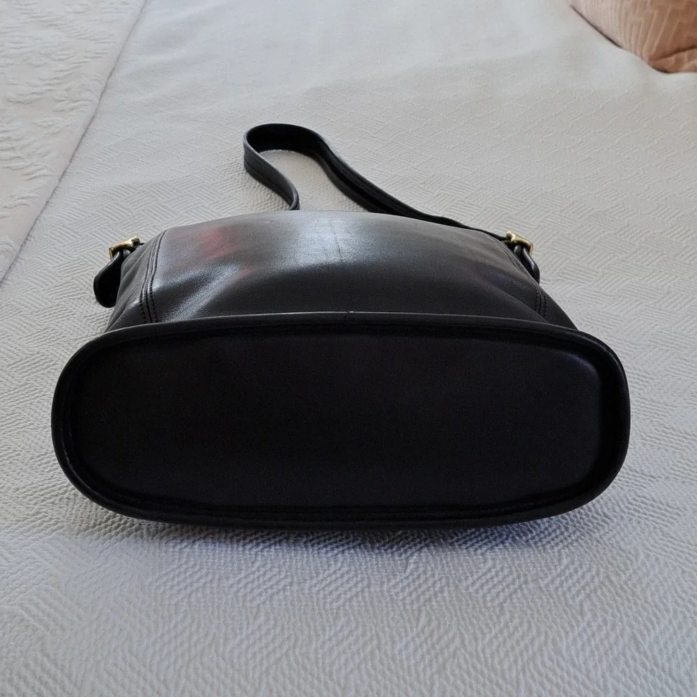 Coach‎ Womens Vintage 2000's Legacy Slim Duffle Sac Black Leather Tote 9060 Bag